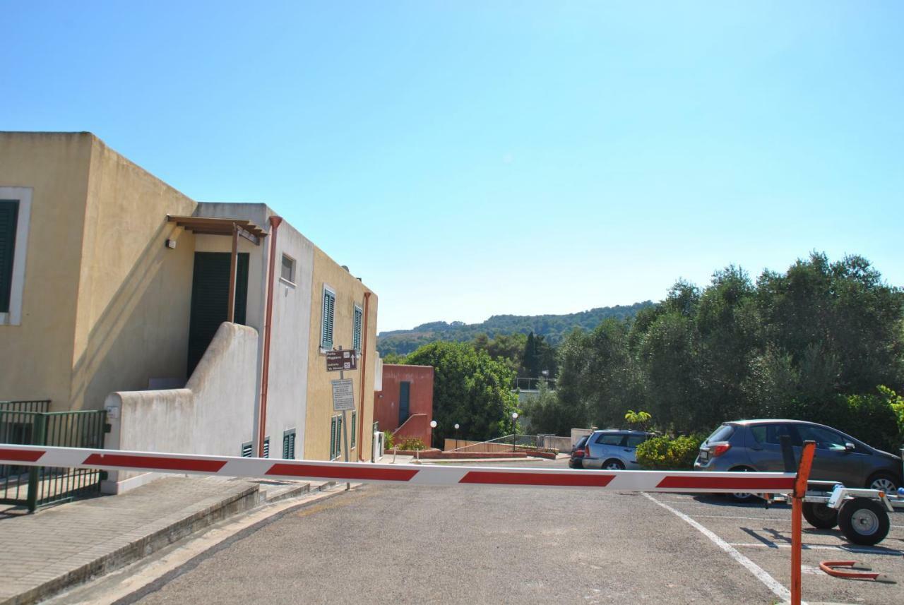 Appartamenti "Torre Del Mito" سانتا سيزاريا تيرمي المظهر الخارجي الصورة